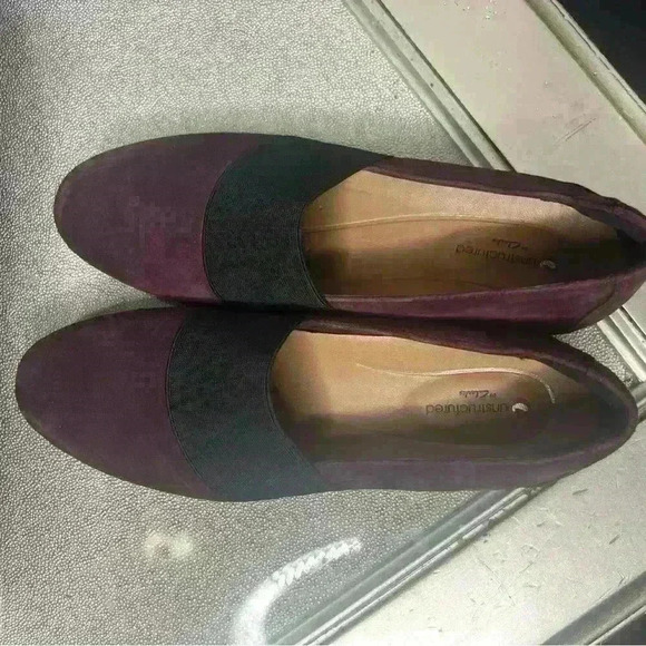 Clarks Burgundy Suede Low Heel Loafers - Picture 6 of 8